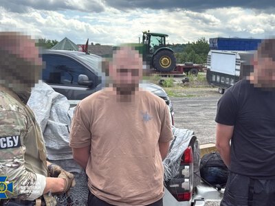 На Вінниччині припинили діяльність двох торговців зброєю: серед підозрюваних — військовий, який вважався зниклим безвісти