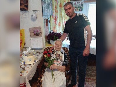 Сторіччя баби Ольги рідня святкувала під виноградом, а дід Гнат не дотягнув до ста років десять днів