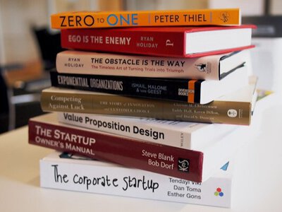Лікування книгами: як бібліотерапія може допомогти та коли вона шкодить психіці