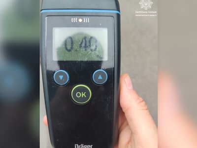 В Ужгороді оштрафували пʼяного керманича Mercedes без водійських прав