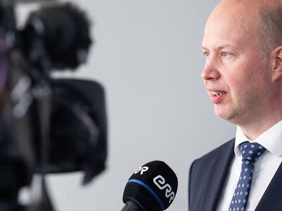 Українці гинуть, а росіяни їдуть на шопінг: голова МВС Естонії закликав ЄС посилити візову політику щодо громадян РФ
