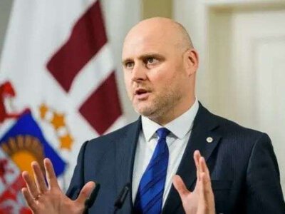 Латвийский премьер раскритиковал блокирование санкций против РФ