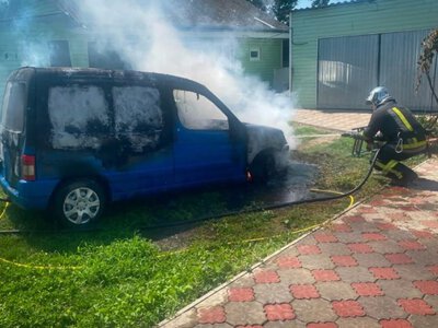 У Мамаївцях автівка згоріла дотла