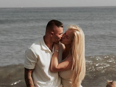 Ніжність. Олександр Зубков поділився зворушливою фотосесією з дружиною та донькою