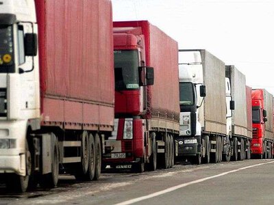 Нові правила на кордоні: у «єЧерга» тестують пріоритетність для вантажівок