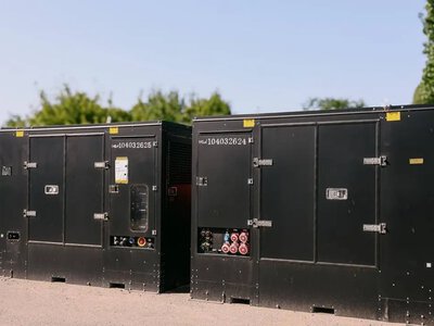 Одеса отримала потужні генератори від Швейцарії: як вони допоможуть пережити опалювальний сезон