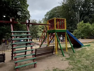 У парку Шевченка в Рівному оновлять дитячі майданчики