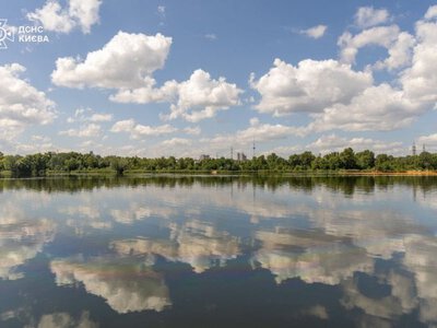 На Кирилівському озері в Києві завершили збір нафтопродуктів