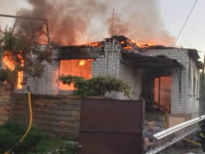 Ворожий безпілотник влучив у будинок у Новгороді-Сіверському: 7-річний хлопчик у важкому стані, ще двоє дітей та двоє дорослих – поранені