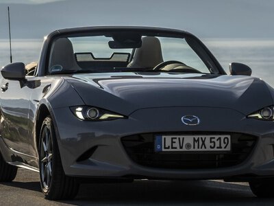Mazda оновила легендарний MX-5: спорткар втратив потужний двигун, але став динамічнішим (ФОТО)