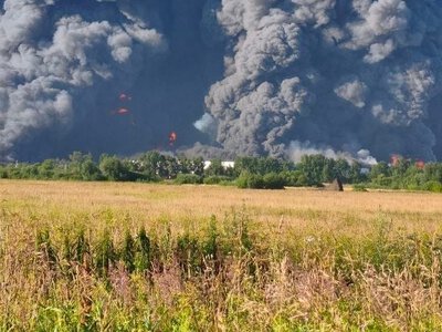 Дим накрив частину Москви: у Підмосков'ї спалахнула масштабна пожежа на складі Wildberries