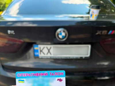 У Харкові викрили псевдополіцейського з підробленим посвідченням та жетоном (відео)