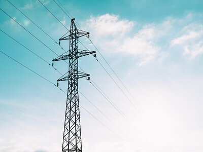 Українців попередили про штрафи за борги за світло: сума може зрости на тисячі гривень