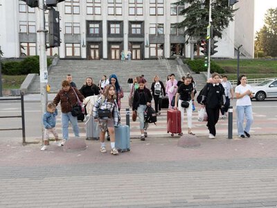 Двадцятеро дітей з Тернопільщини, які постраждали через війну, поїхали на відпочинок до Литви