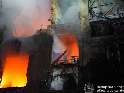 Були змушені вистрибнути з четвертого поверху, щоб урятуватися: який стан у запоріжанки та її сина, що постраждали внаслідок ворожої атаки