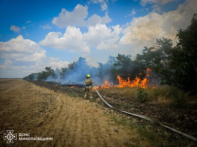 На Миколаївщині з 28 пожеж за добу чотири були спричинені російськими обстрілами (ФОТО)