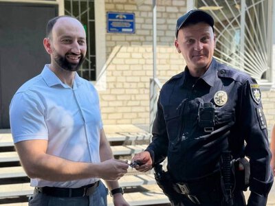 У Павлівці відкрили новий відділ поліції та передали два службових автомобілі