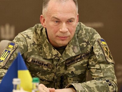 Зеленський готовий звільнити Сирського, якщо знайде йому гідну заміну – FT
