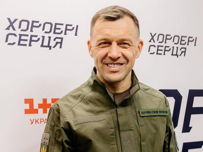 Припускає, що через підтримку Федорова. Ексбанкір та засновник «Шершнів Довбуша» Андрій Оністрат подав рапорт на звільнення