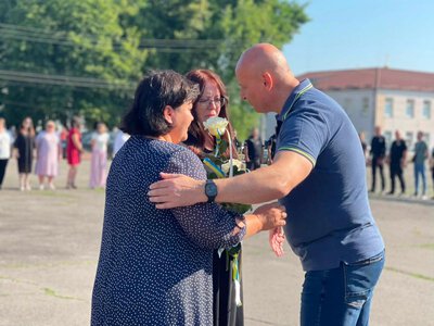 Рідним загиблого воїна з Березнівщини вручили його посмертну відзнаку від Президента України 