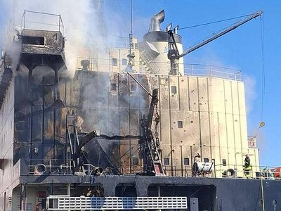 Ракетний удар по порту Одеси: постраждали члени екіпажу судна