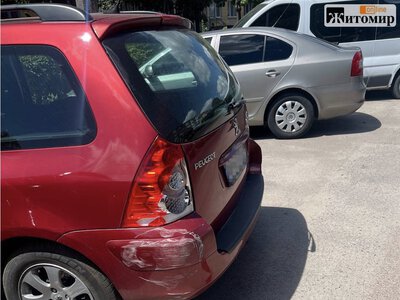 У Житомирі шукають відео пошкодження Peugeot на Небесної Сотні