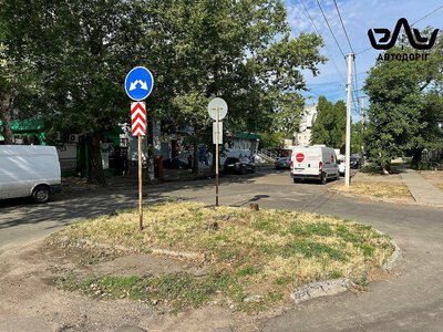 Дорога стала ширшою: у Миколаєві демонтували непотрібний напрямний острівець