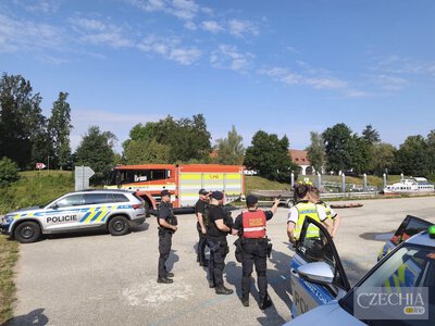 У Чеських Будейовицях чоловік стрибнув із мосту у Влтаву і зник