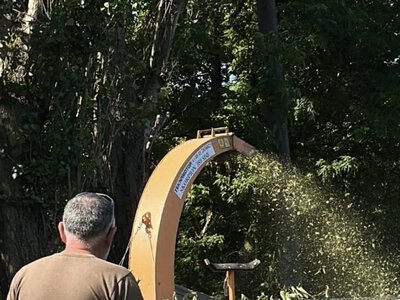 У Вінниці непотрібне гілля переробляють в корисну щепу
