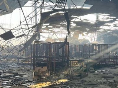 Ворог сьогодні тричі вдарив по сортувальному терміналу Нової пошти у Харкові