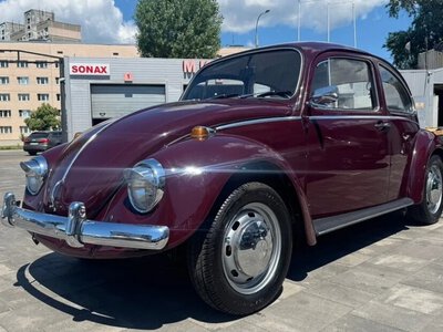 Реставрований Volkswagen Beetle 1974 року з пробігом 30 000 км виставили на продаж у Києві (ФОТО)