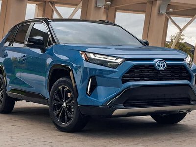 Потужний гібрид на 362 сили: повний огляд нової Toyota Grand Highlander Platinum 2026 року — чи вартий сімейний кросовер своїх грошей