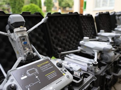 Луцька громада передала військовим дрони, Starlink, генератори та зарядні станції