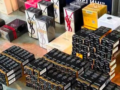 На Львівщині митники вилучили незадекларовану косметику та парфуми Dior, Chanel і Armani на мільйон гривень