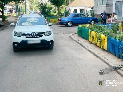На самокаті потрапив під авто: у Миколаєві госпіталізували п’ятирічного хлопчика
