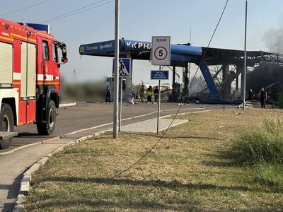 Війська рф вдарили по навчальному закладу Херсонщини та АЗС Миколаєва