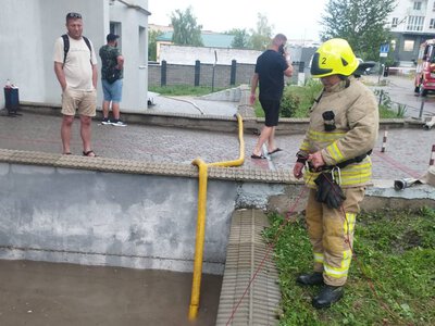 Через сильну зливу у Рівному затопило офіси на Соборній