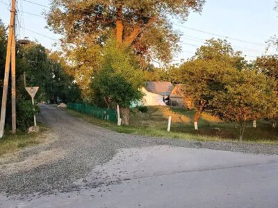 У Привітному підсипали щебенем частину Центральної вулиці