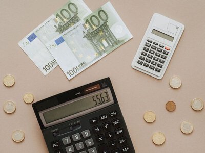 Долар та євро на старті тижня: обмінники оновили курс валюти