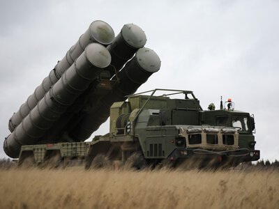 Експерт пояснив, чому ракети С-400 долітають швидше, ніж вмикається повітряна тривога