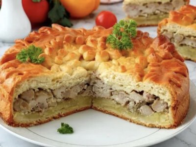 Домашній м’ясний пиріг із соковитим фаршем: простий рецепт у духовці