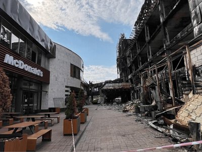 Як Лук'янівка у Києві оговтується після балістичної атаки: фоторепортаж