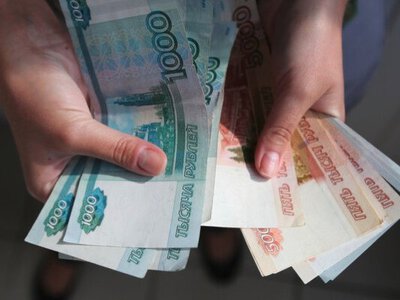 Банківська паніка в росії посилюється: населення виводить кошти зі швидкістю до 1 млрд рублів на годину