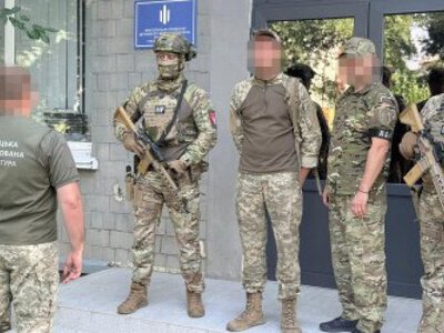 Судитимуть начальника складу військової частини, який розпродавав дрони та обладнання