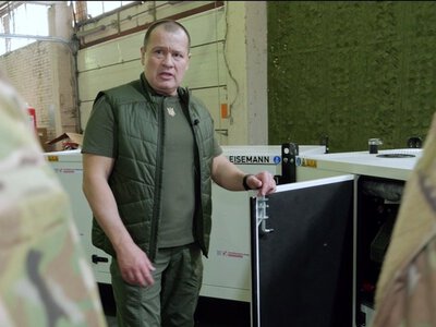 Розвідники «Артану» отримали мобільні електростанції для автономної роботи від волонтерів «Української команди»