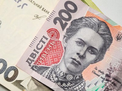 Не Приват? Стало відомо, якому банку українці довіряють найбільше