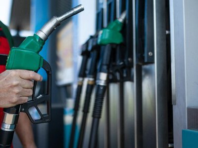 АЗС синхронно підняли ціни на бензин і дизель після стрибка нафти