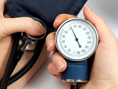 Солодкі напої в дитинстві загрожують гіпертонією в дорослому віці: нове масштабне дослідження вчених