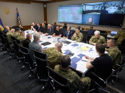 Зеленський провів спеціальну Ставку за участю командирів корпусів і виробників зброї