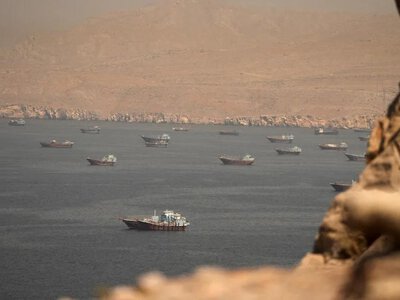 Ескалація між США та Іраном: нові удари, загроза для Ормузької протоки та стрибок цін на нафту